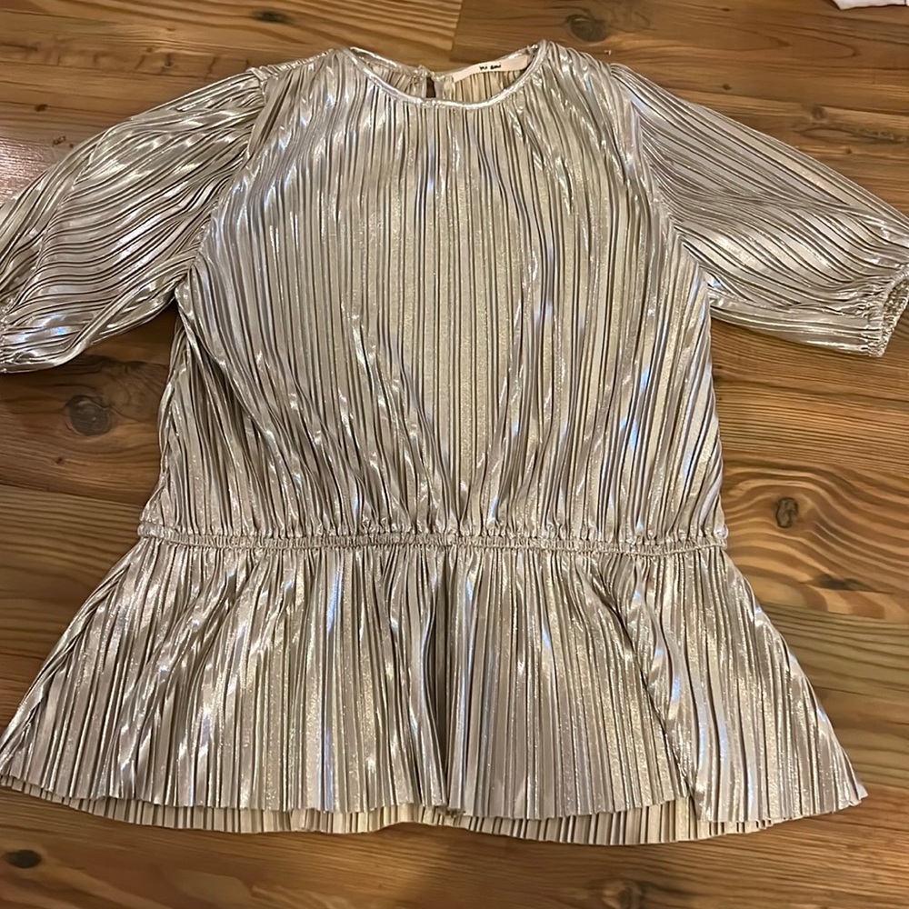Mi Ami Gold blouse from Francesca’s size xs
